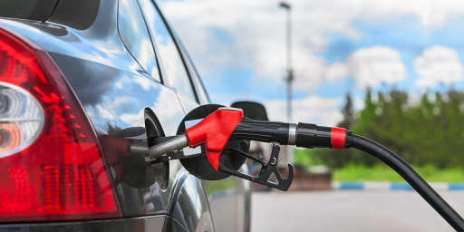 Заправились некачественным топливом: водителям сообщили порядок действий